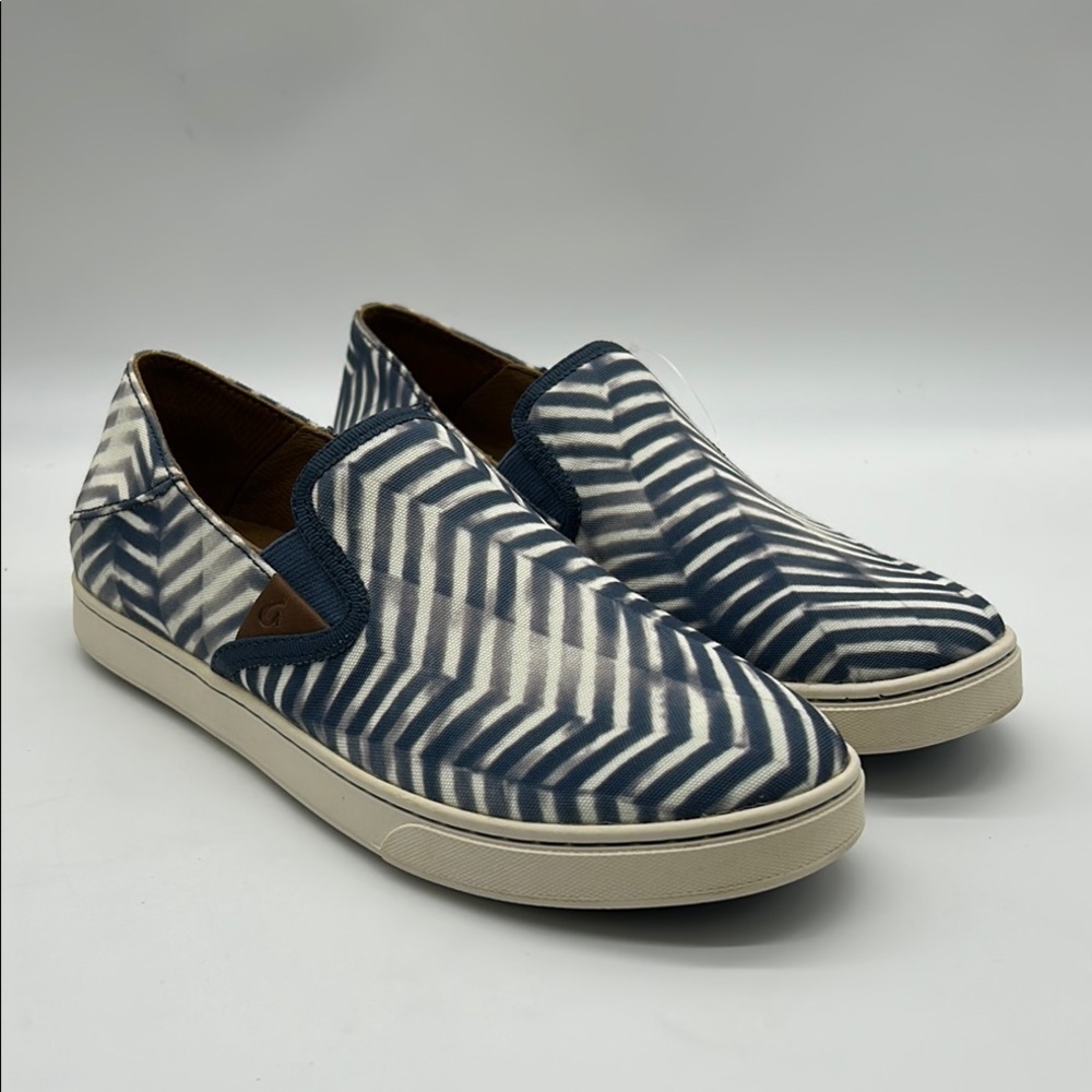 OluKai Pehuea Pa‘i Slip-On Sneakers Women’s Vintage Blue Off White Sz 9 NWB